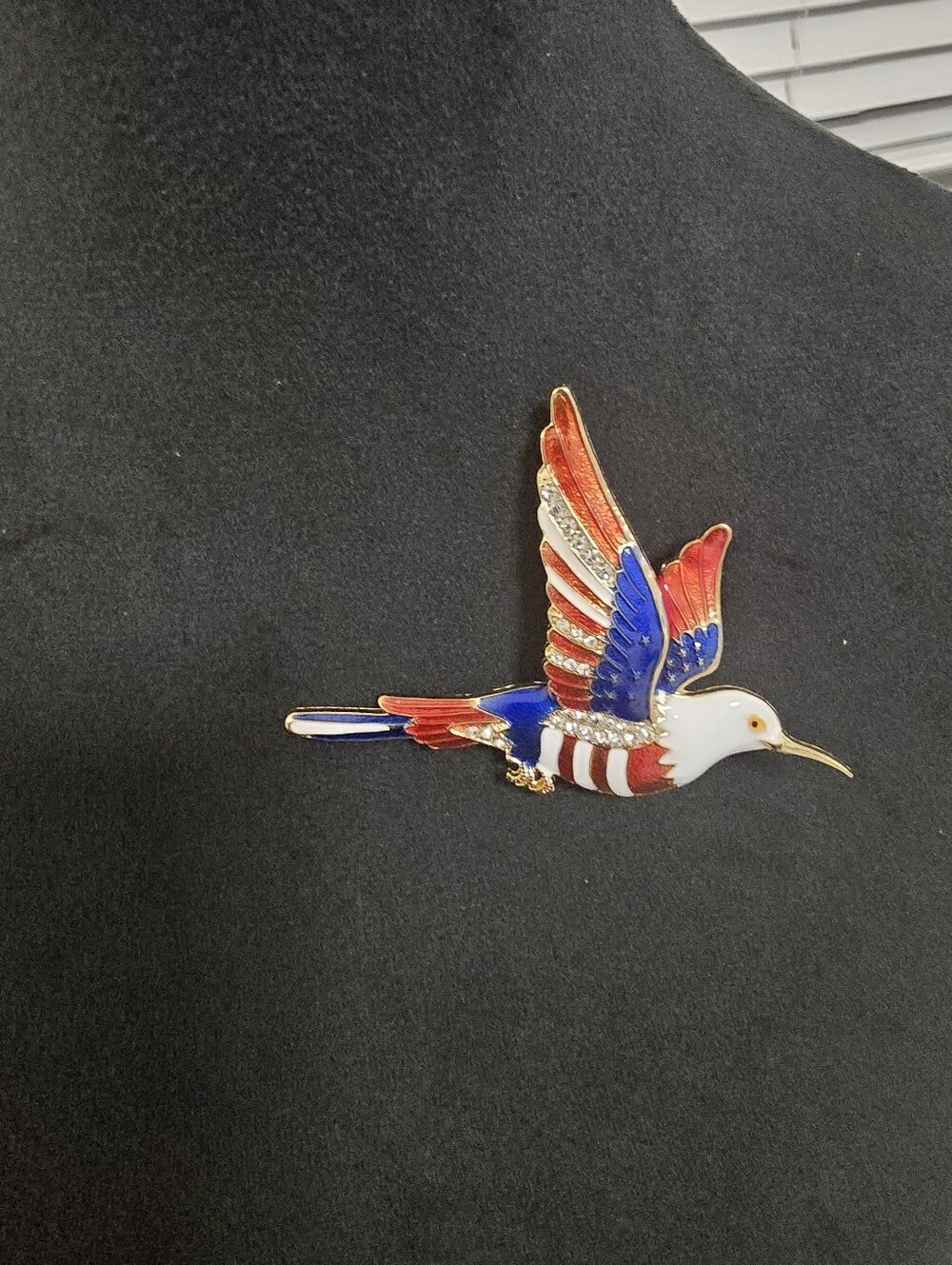 Patriotic Red White & Blue Hummingbird Bird Brooch Pin - Picture 2 of 3